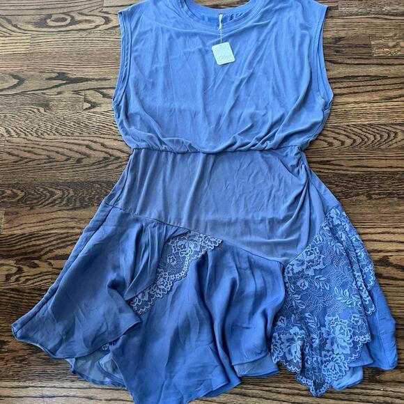 Free People Dresses & Skirts - Blue lace flowy satin Free People dress elastic waist sleeveless design new